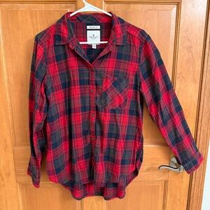 American Eagle Outfitters Red and Black Plaid Women's Shirt